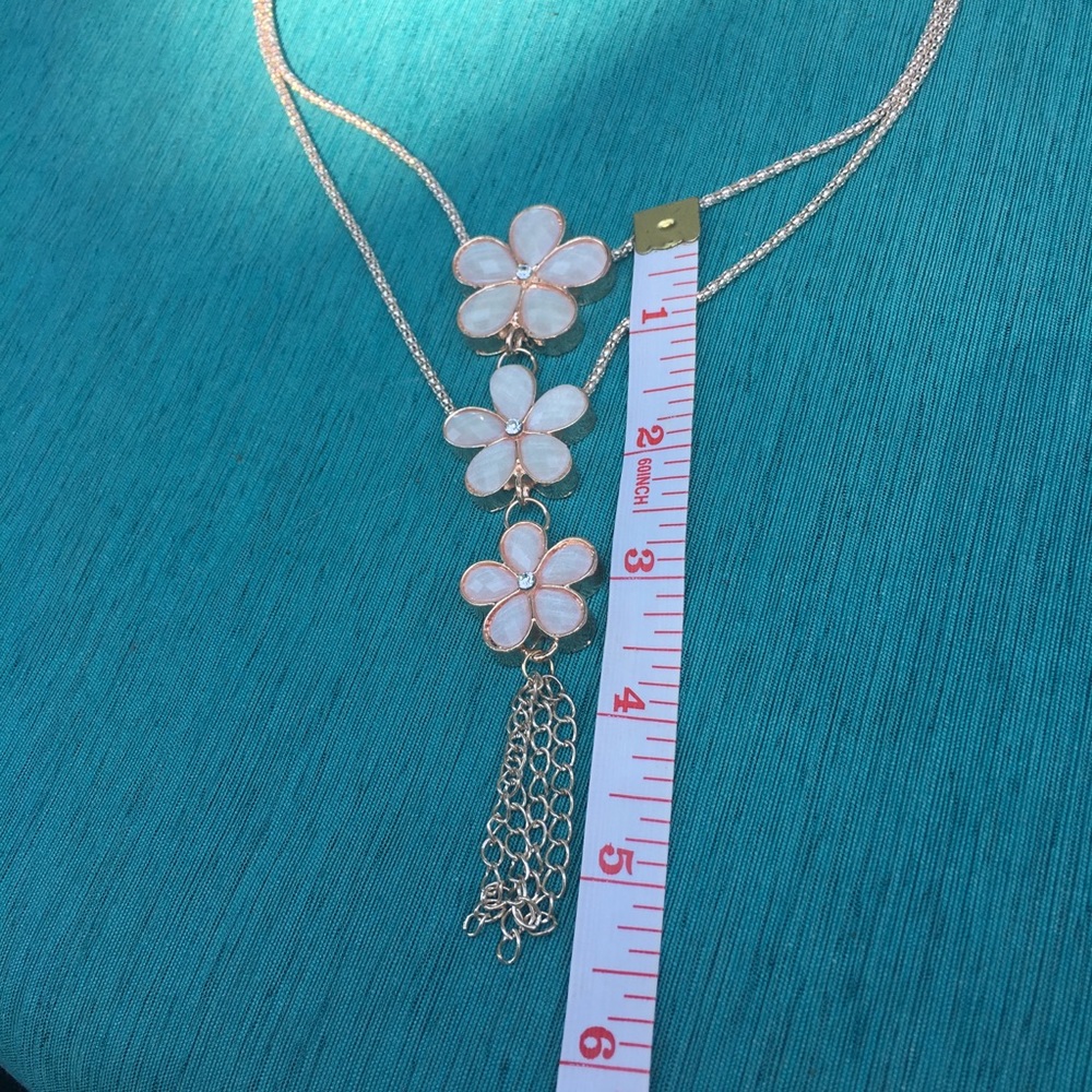 Pretty Triple Flower Necklace - Picture 3 of 5